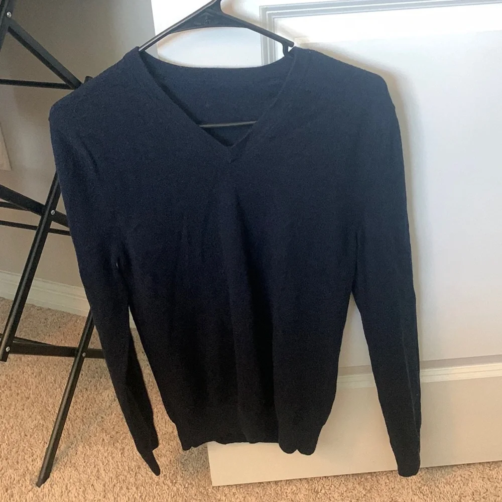 Sweater - Picture 1 of 1